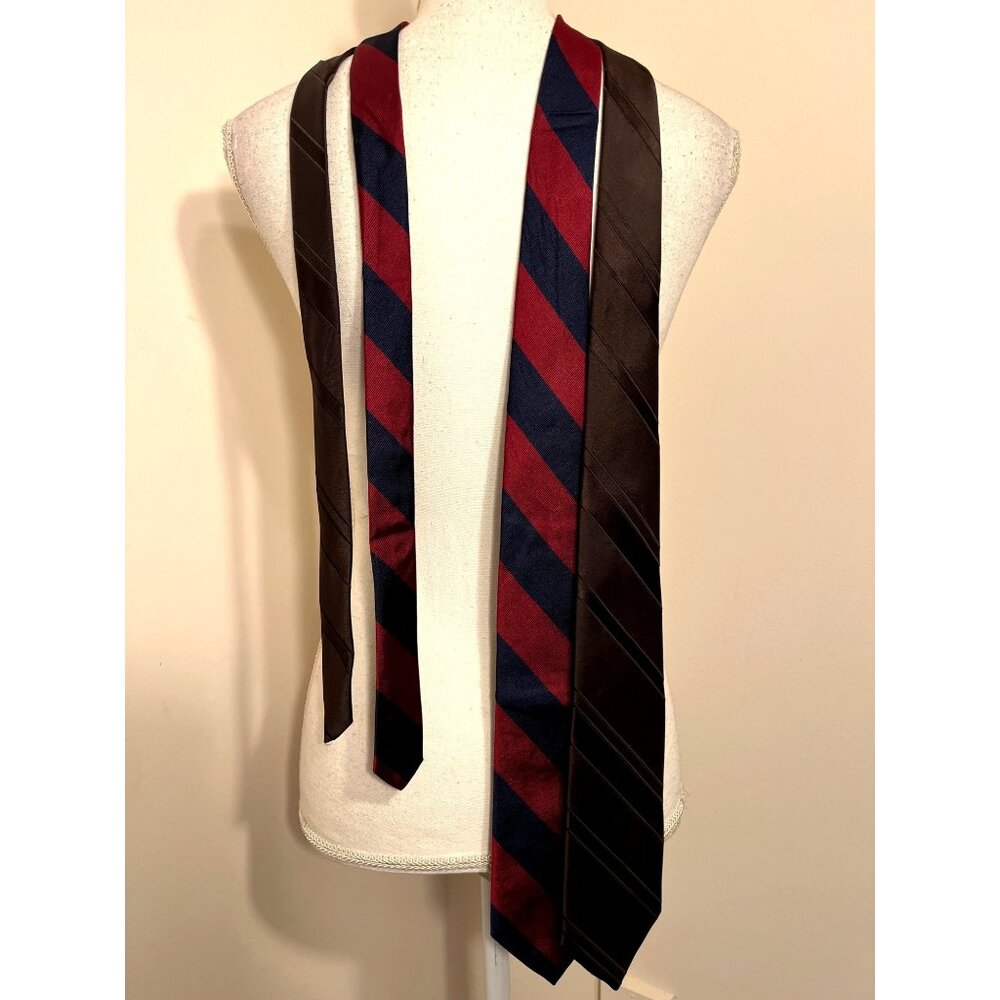 Vintage Hastings Bay and The men’s shop Set Of 2 Red & Navy + Brown Diagonal Pat